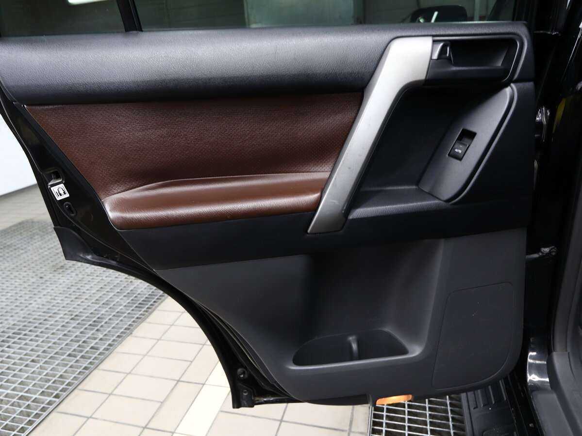 Купить Toyota Land Cruiser Prado с пробегом. Фото: #8