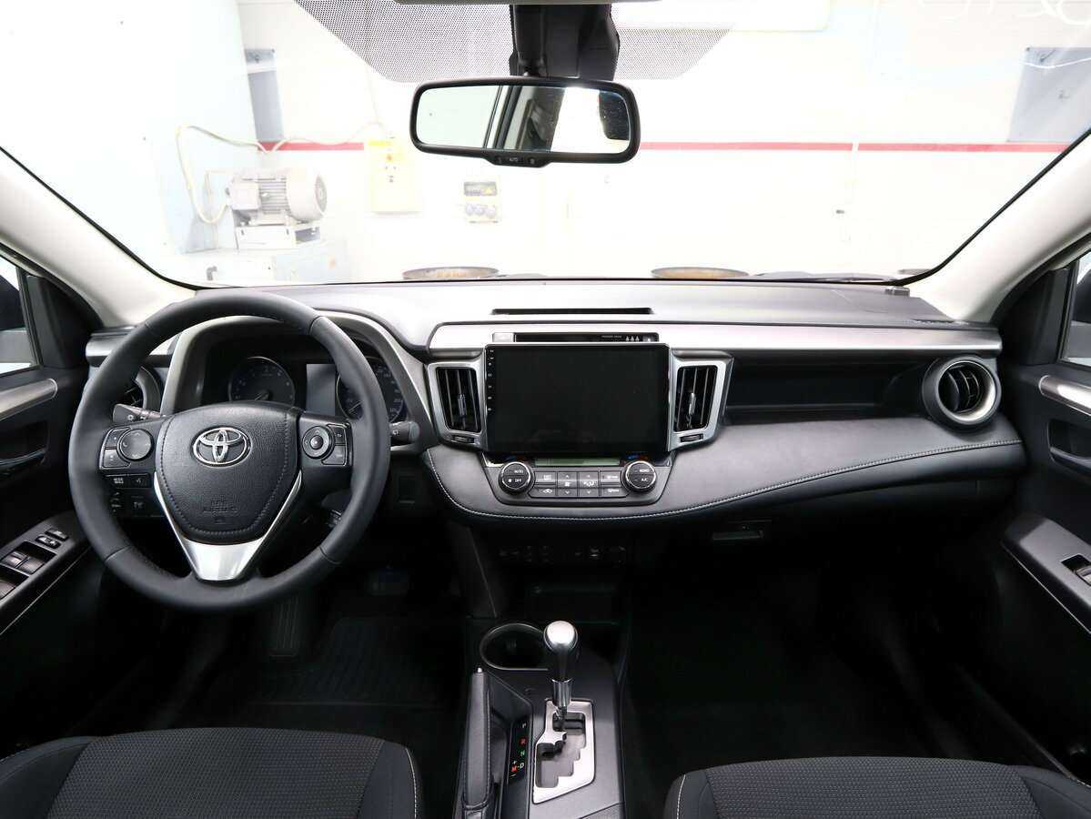 Купить Toyota RAV4 с пробегом. Фото: #9