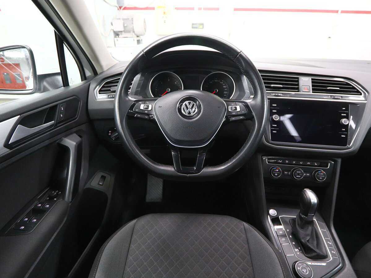 Купить Volkswagen Tiguan с пробегом. Фото: #17