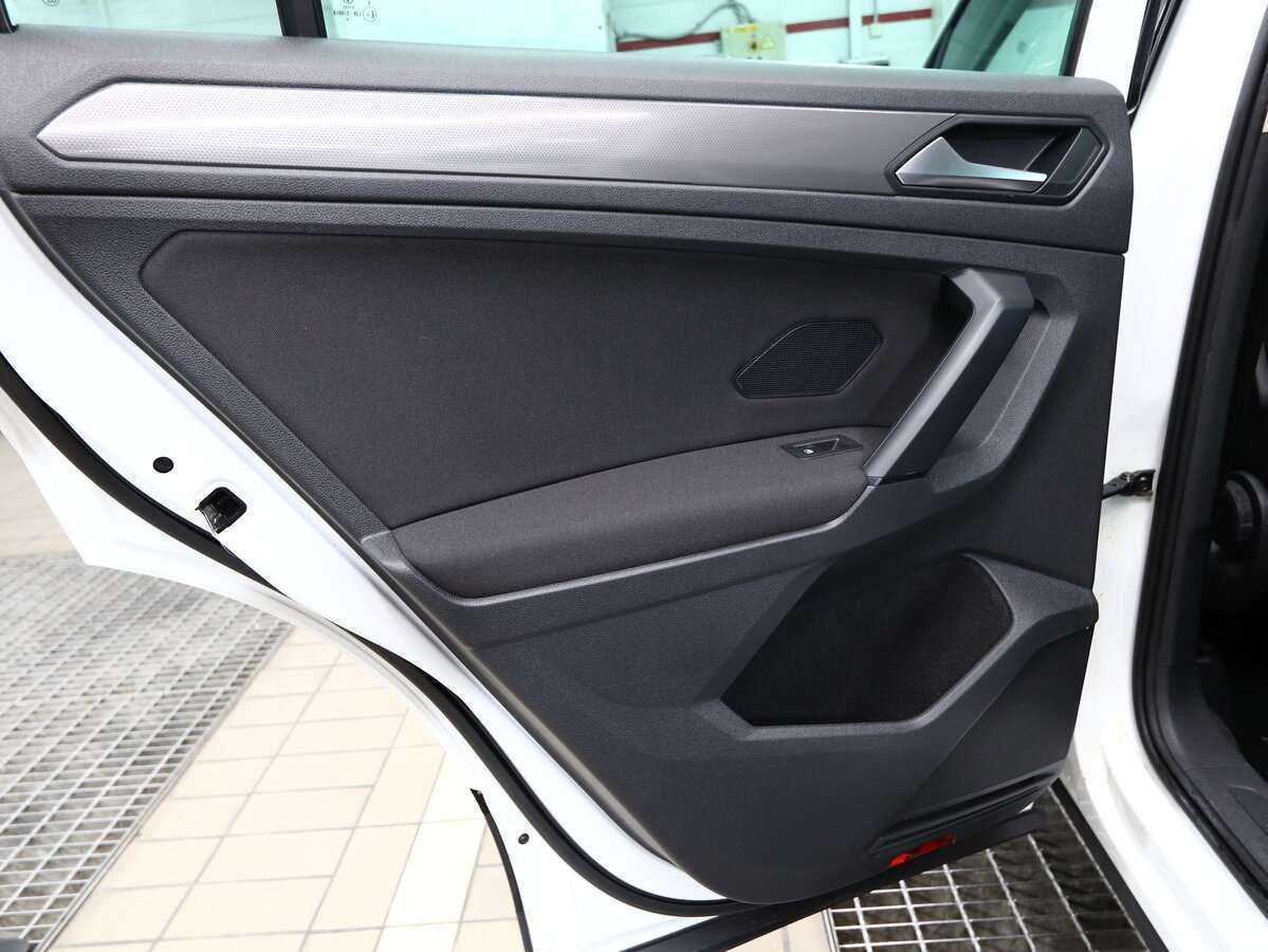 Купить Volkswagen Tiguan с пробегом. Фото: #11