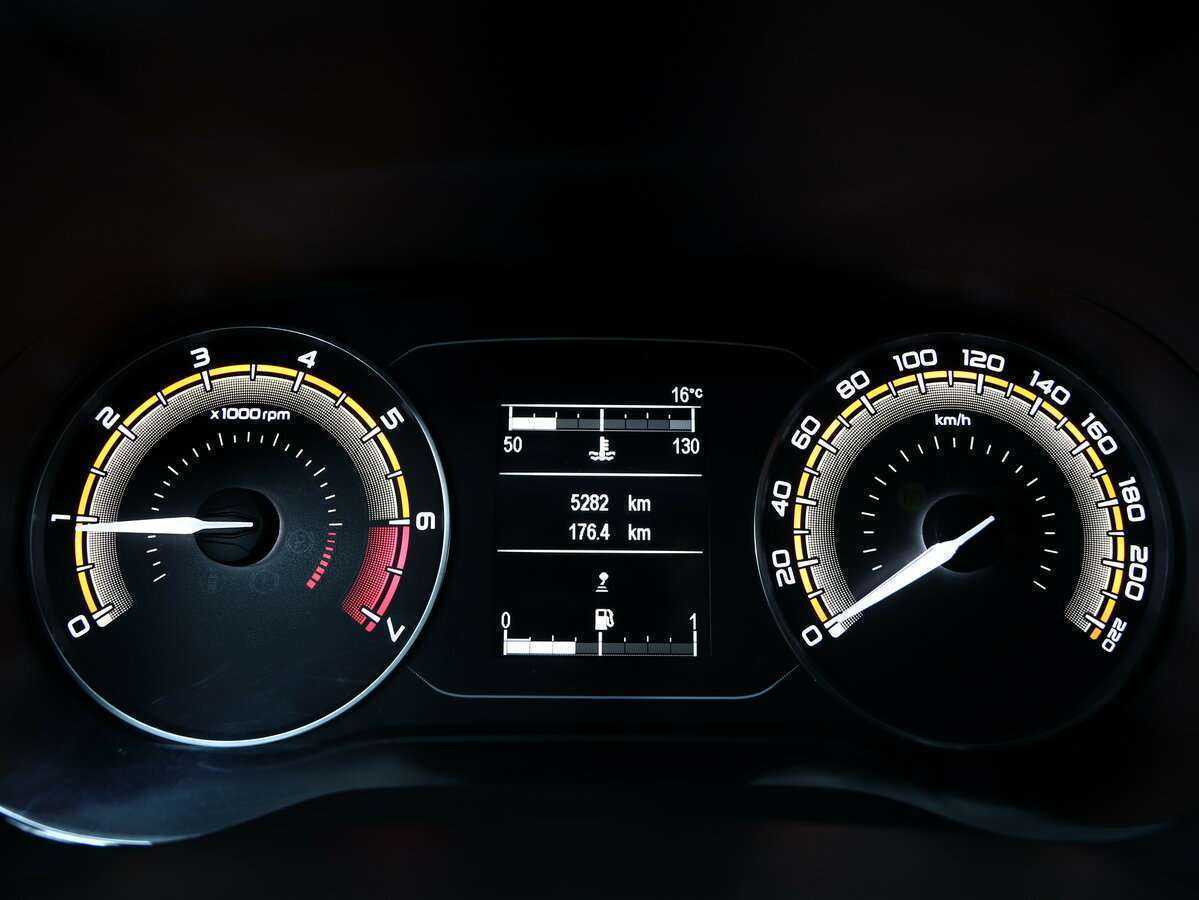 Купить Lada (ВАЗ) Vesta с пробегом. Фото: #11