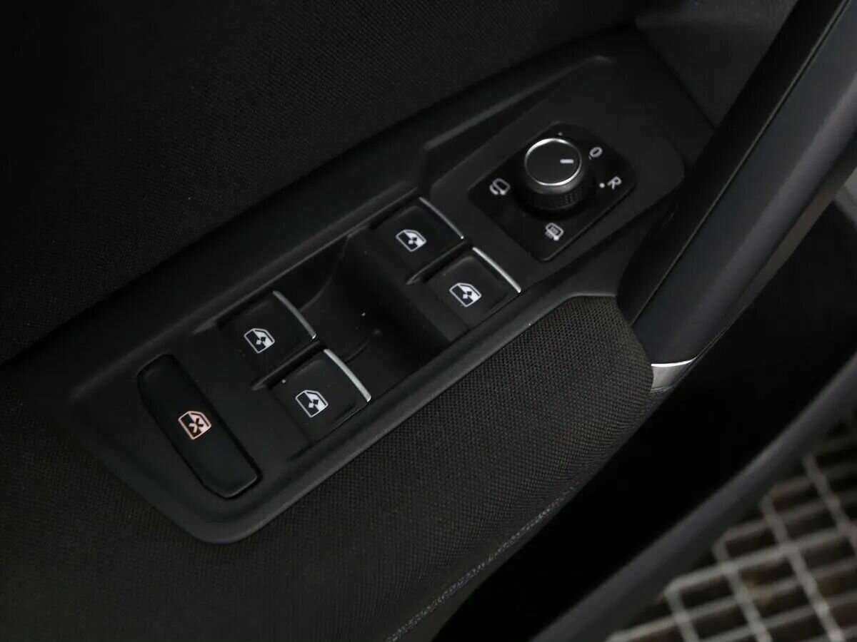 Купить Volkswagen Tiguan с пробегом. Фото: #6