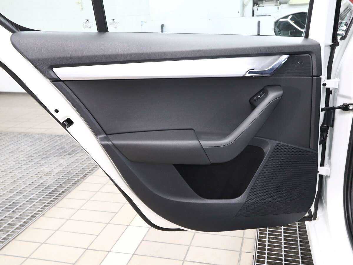 Купить Skoda Octavia с пробегом. Фото: #9