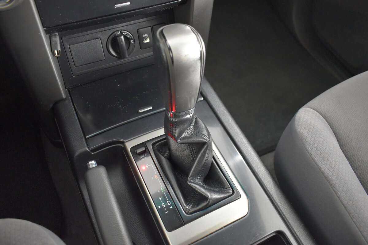 Купить Toyota Land Cruiser Prado с пробегом. Фото: #14