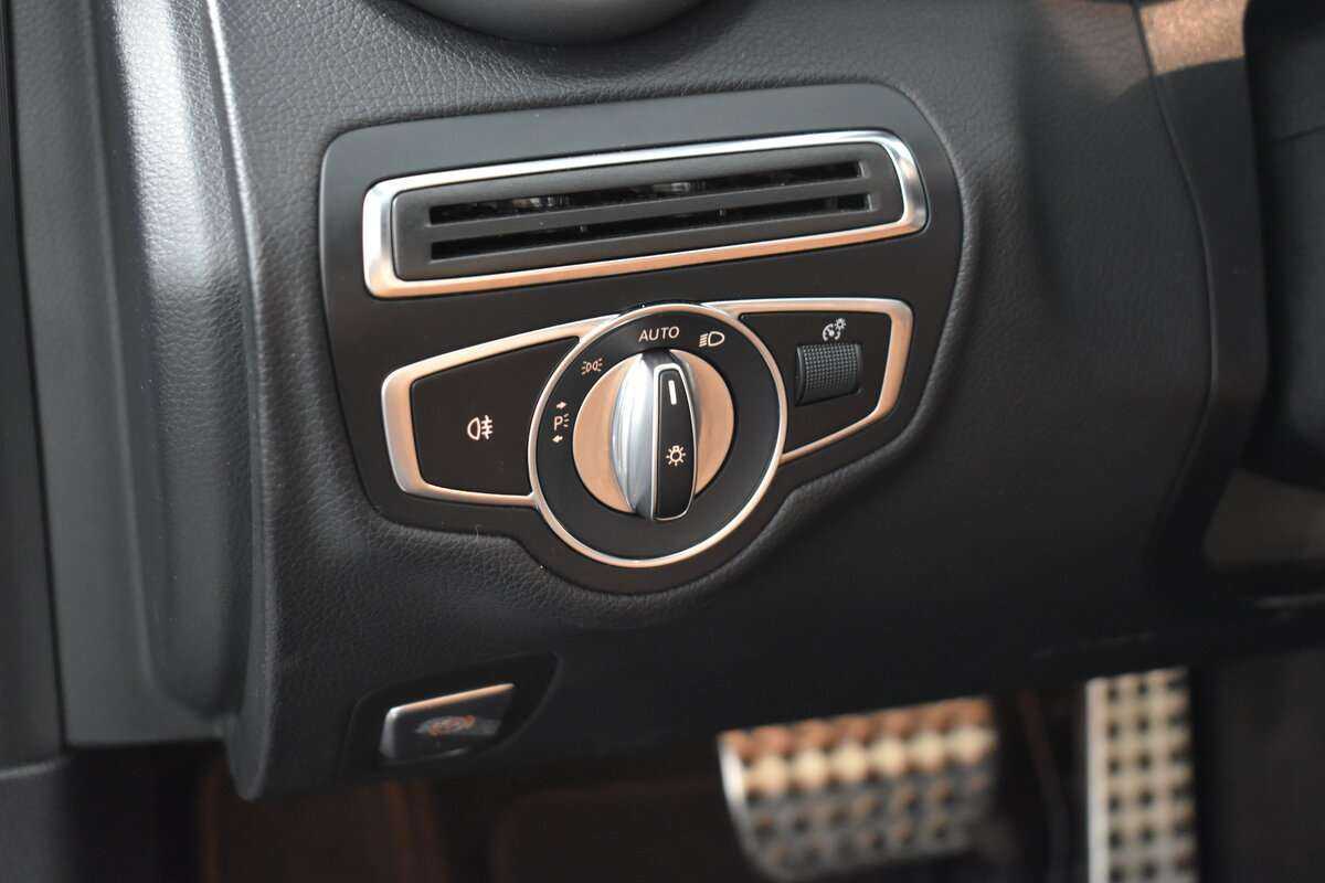 Купить Mercedes-Benz C-Класс с пробегом. Фото: #11