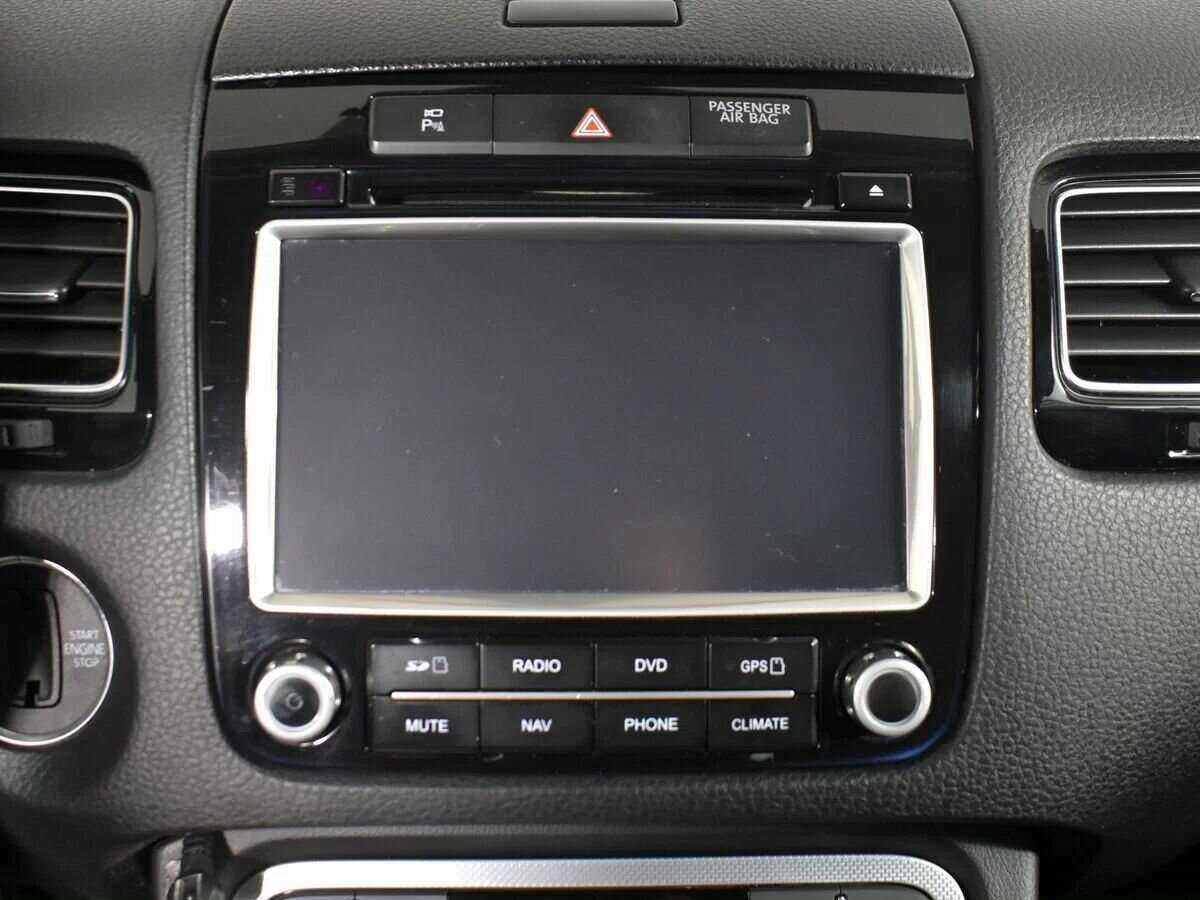 Купить Volkswagen Touareg с пробегом. Фото: #11