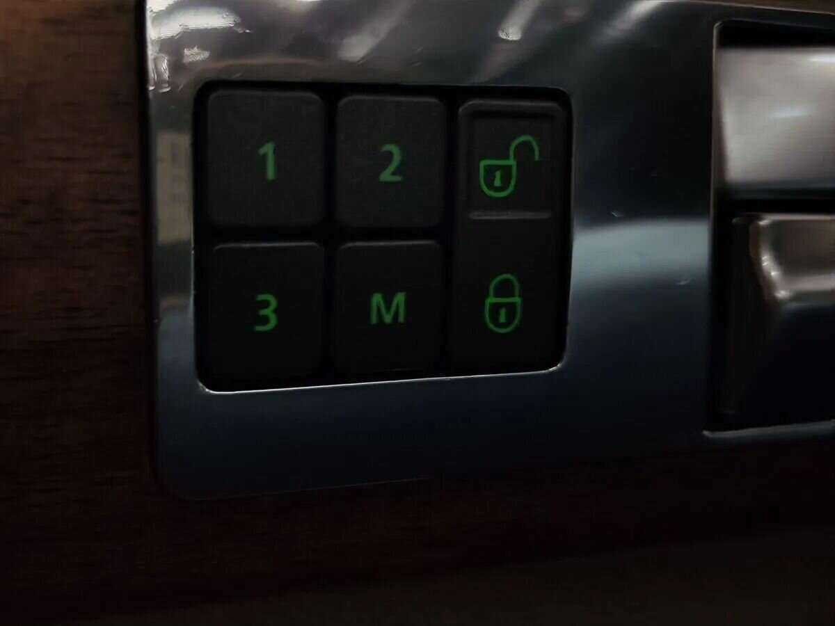 Купить Land Rover Discovery с пробегом. Фото: #18