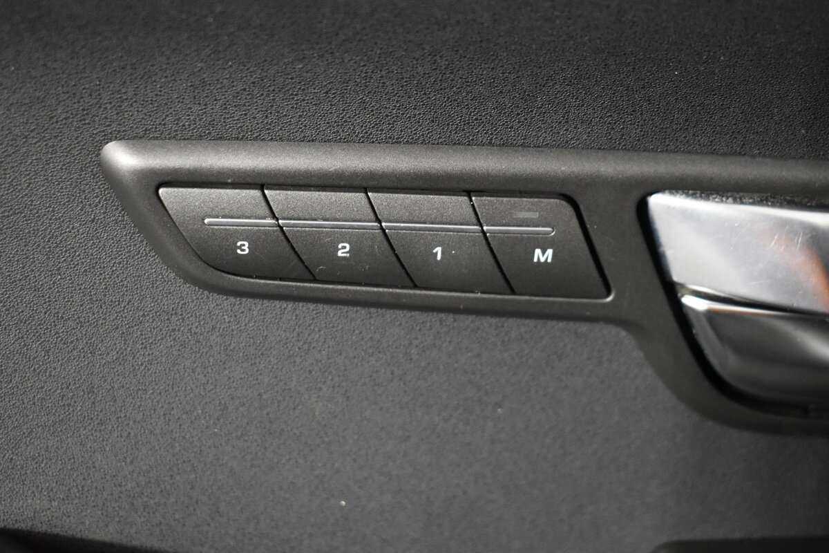 Купить Land Rover Range Rover Evoque с пробегом. Фото: #22