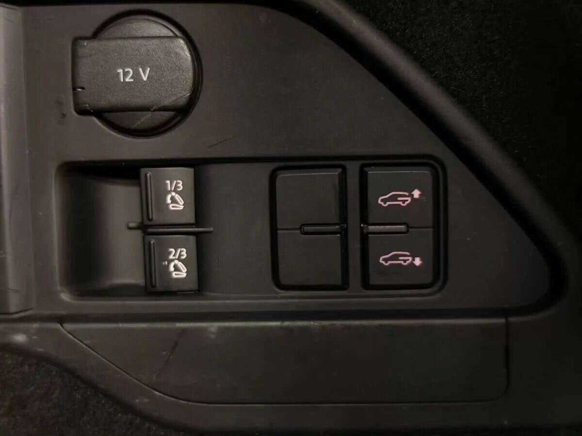 Купить Volkswagen Touareg с пробегом. Фото: #23