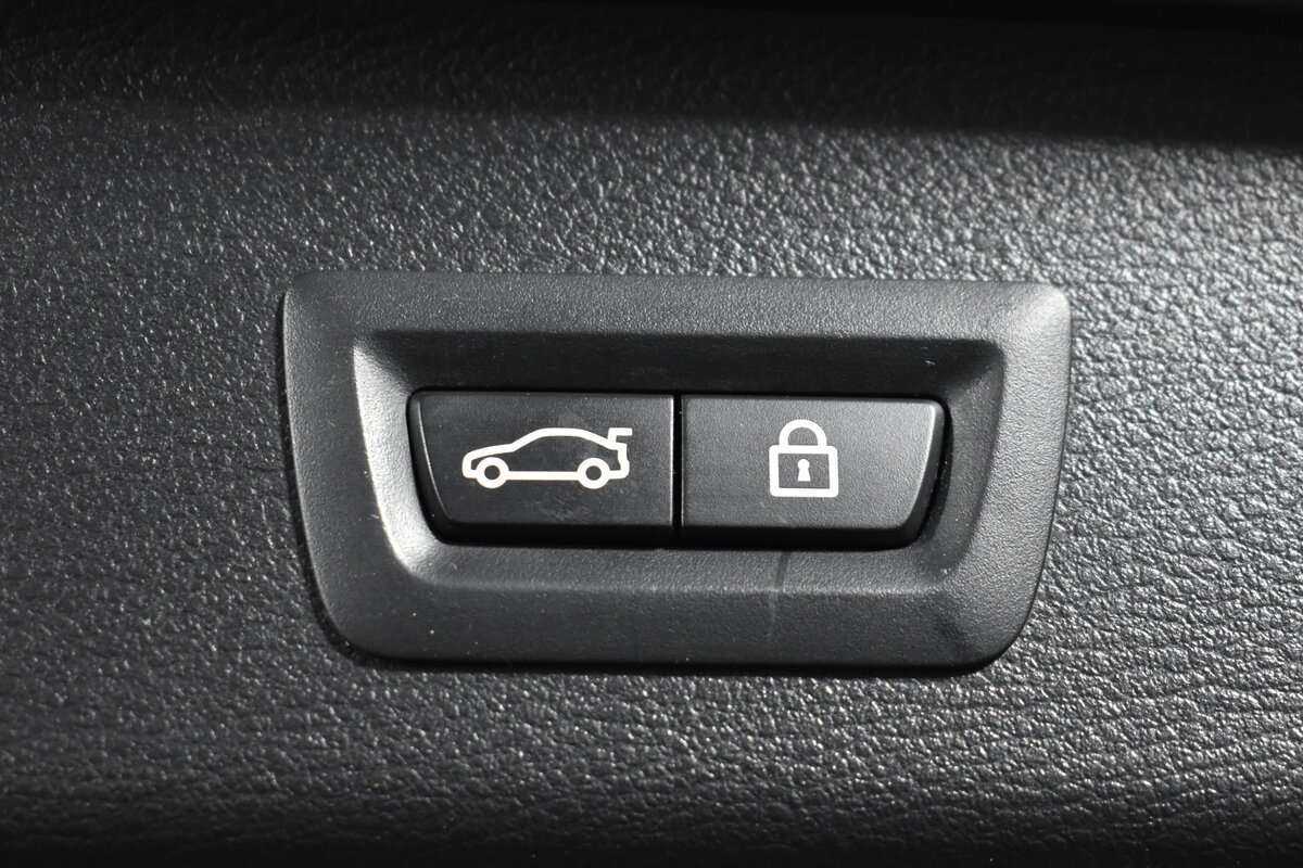 Купить BMW X3 с пробегом. Фото: #6