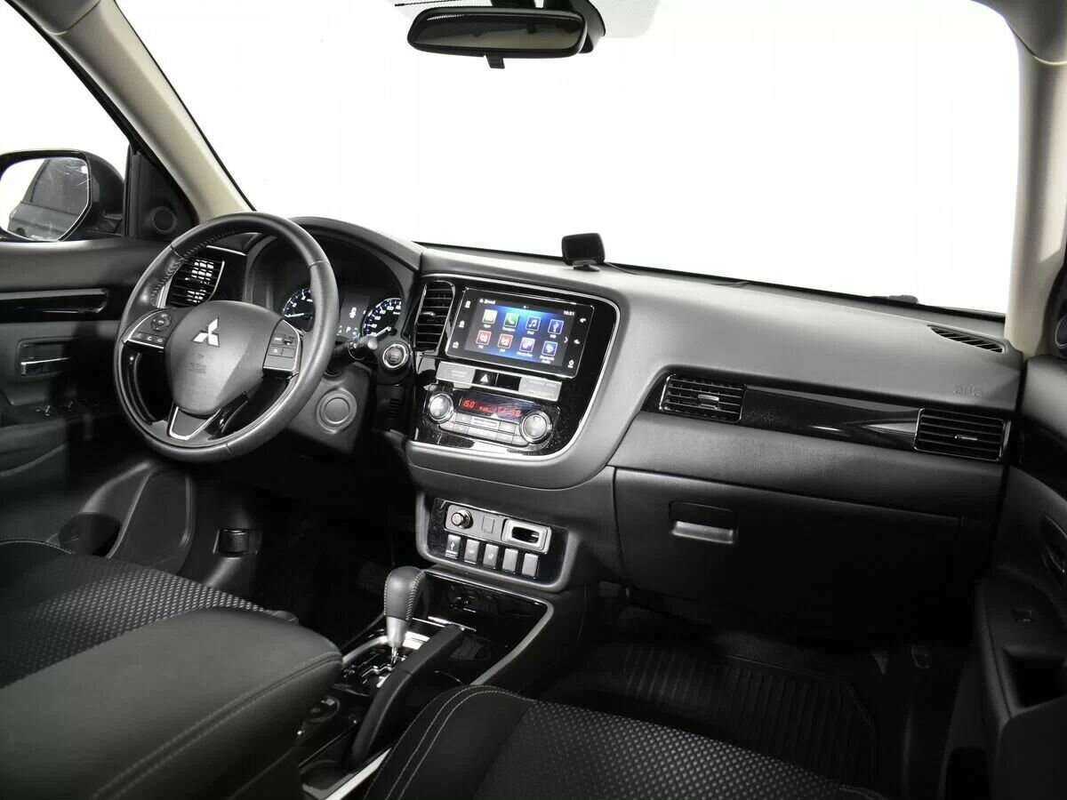 Купить Mitsubishi Outlander с пробегом. Фото: #8