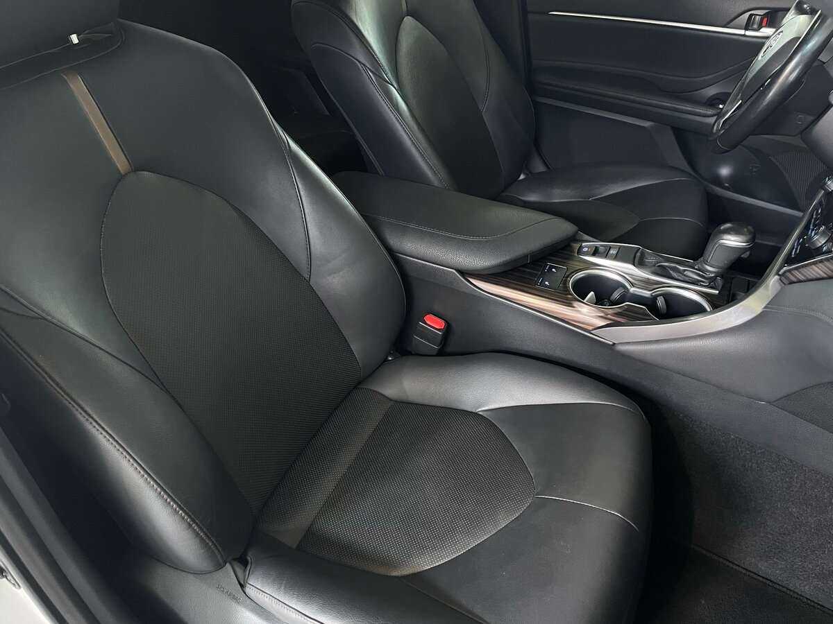 Купить Toyota Camry с пробегом. Фото: #17