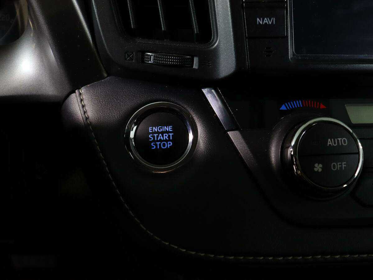 Купить Toyota RAV4 с пробегом. Фото: #18