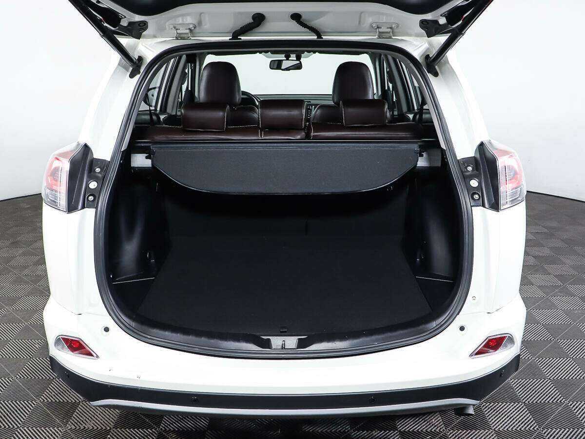 Купить Toyota RAV4 с пробегом. Фото: #7