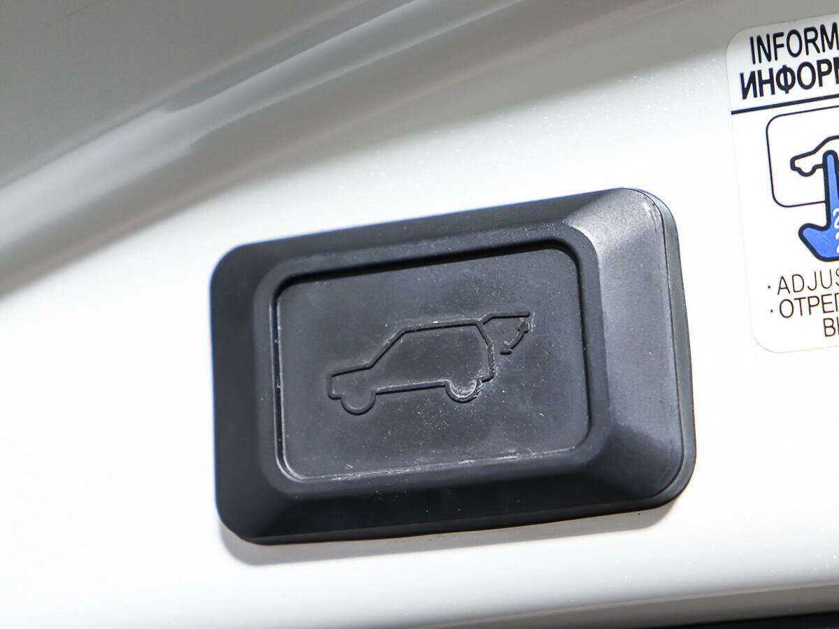 Купить Toyota RAV4 с пробегом. Фото: #20