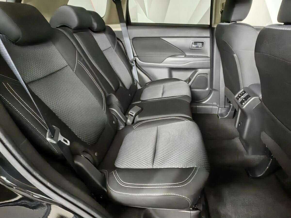 Купить Mitsubishi Outlander с пробегом. Фото: #7