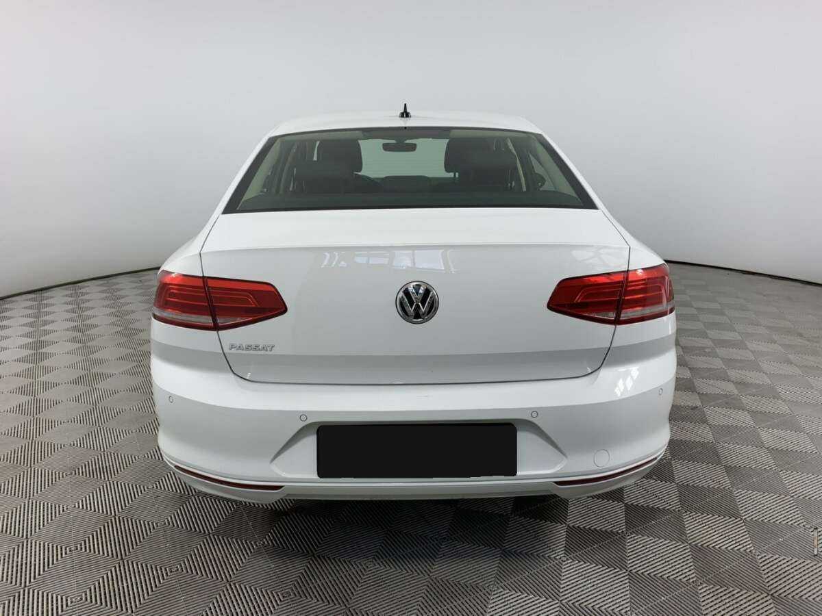 Купить Volkswagen Passat с пробегом. Фото: #5