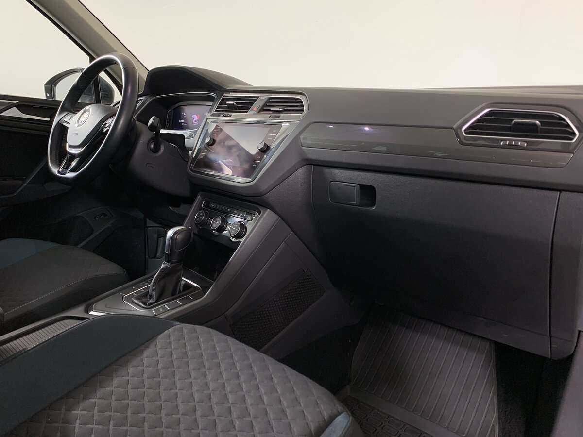 Купить Volkswagen Tiguan с пробегом. Фото: #11