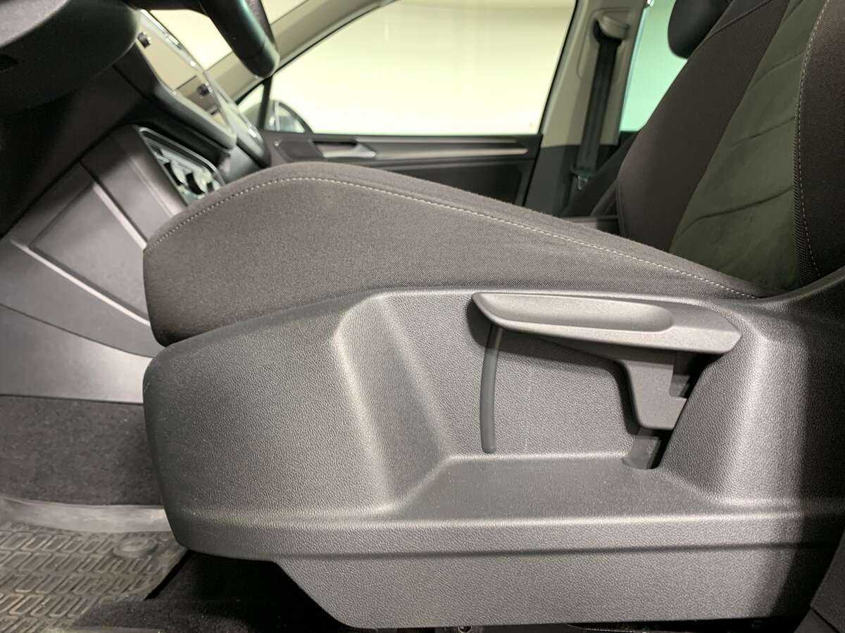 Купить Volkswagen Tiguan с пробегом. Фото: #12