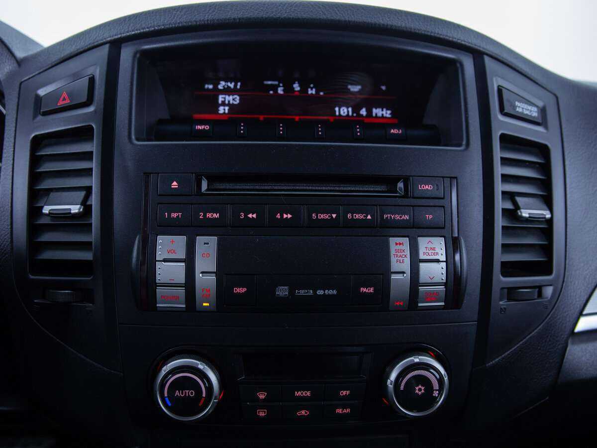 Купить Mitsubishi Pajero с пробегом. Фото: #11