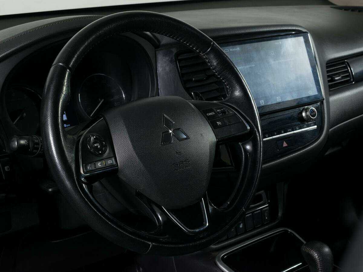 Купить Mitsubishi Outlander с пробегом. Фото: #13