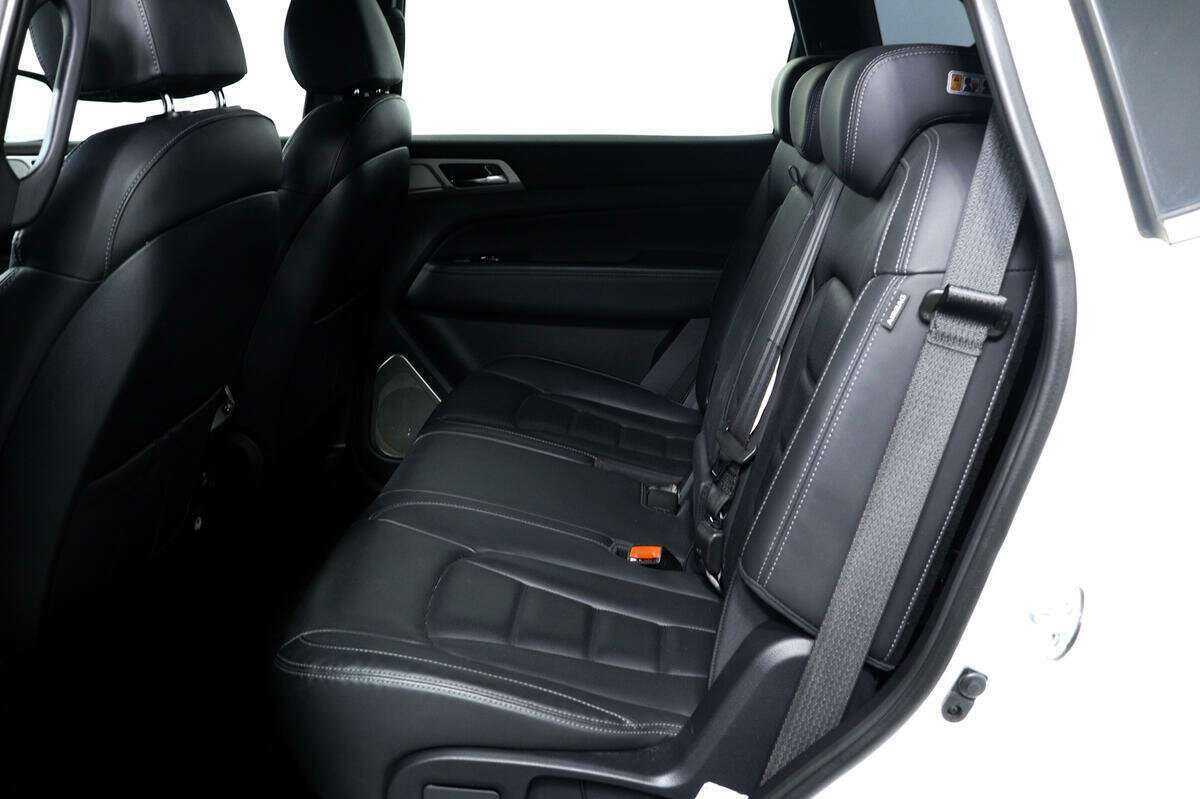 Купить SsangYong Rexton с пробегом. Фото: #11