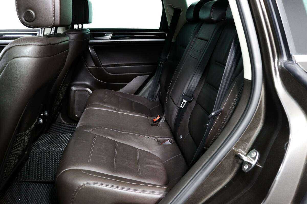 Купить Volkswagen Touareg с пробегом. Фото: #11