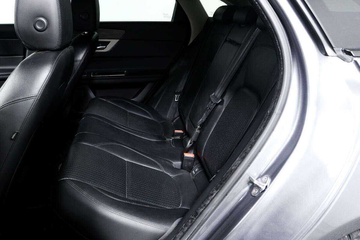 Купить Jaguar XF с пробегом. Фото: #11