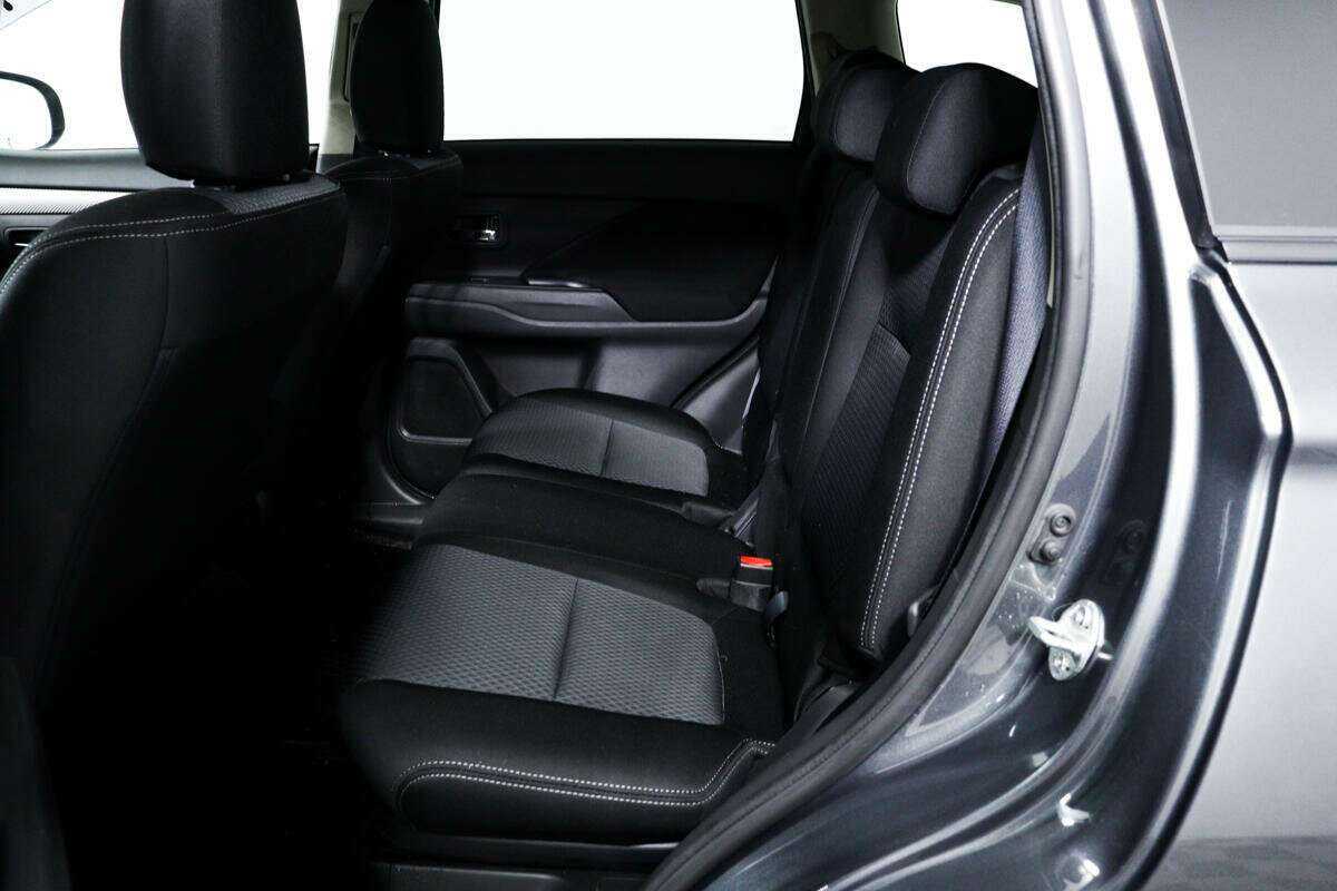 Купить Mitsubishi Outlander с пробегом. Фото: #11