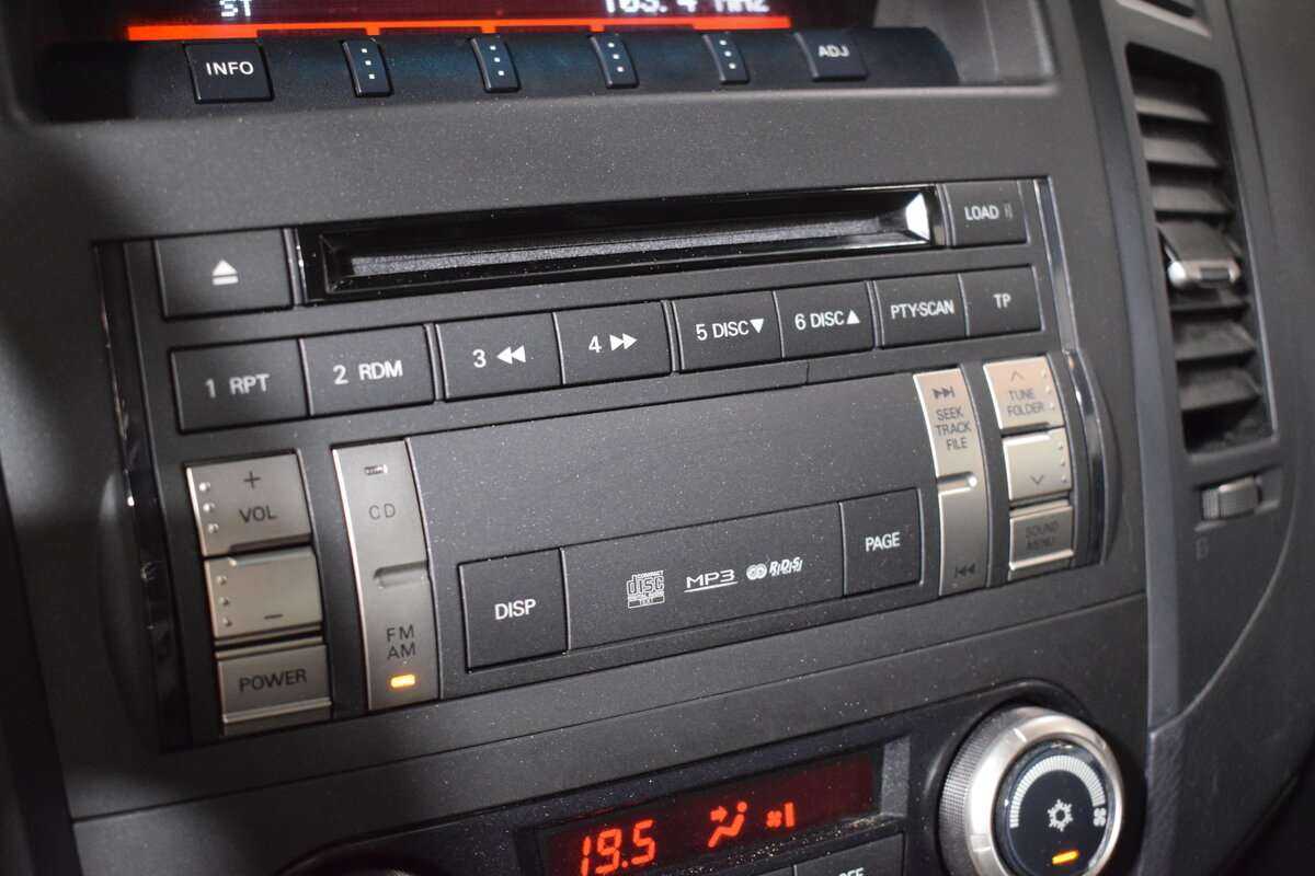 Купить Mitsubishi Pajero с пробегом. Фото: #17