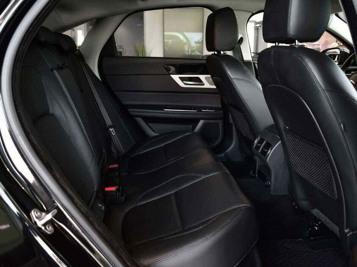 Купить Jaguar XF с пробегом. Фото: #8