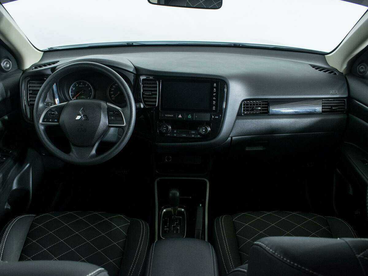 Купить Mitsubishi Outlander с пробегом. Фото: #11