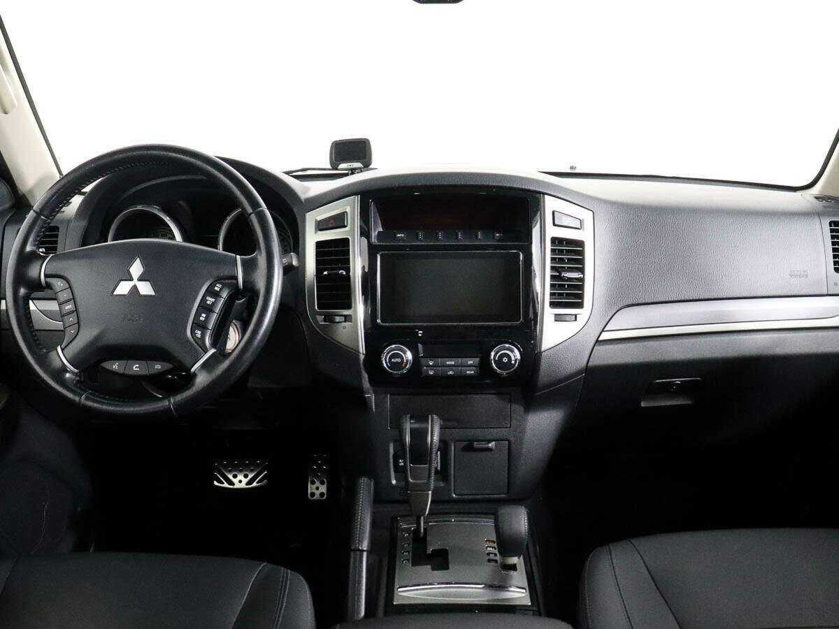 Купить Mitsubishi Pajero с пробегом. Фото: #10
