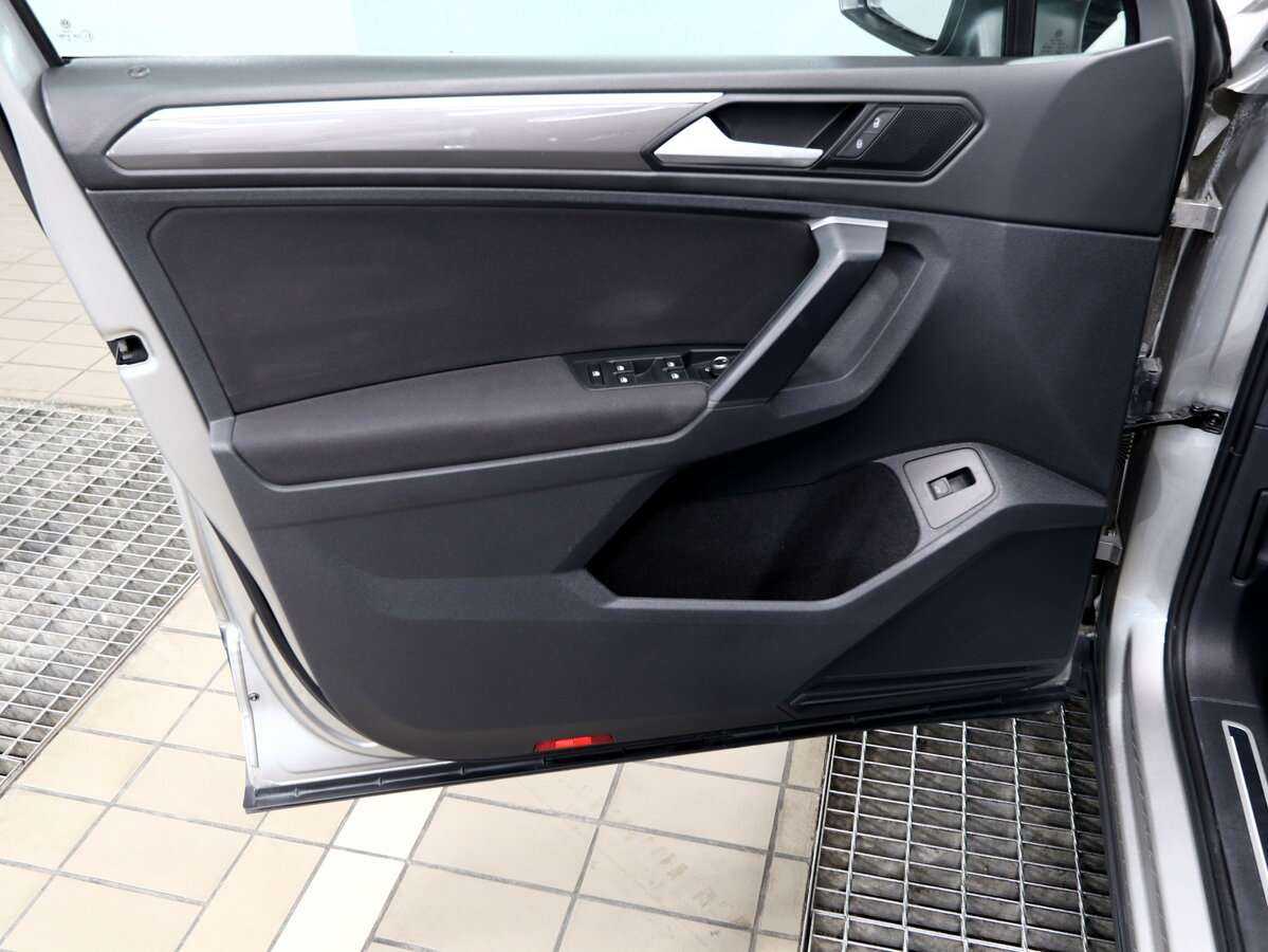 Купить Volkswagen Tiguan с пробегом. Фото: #14