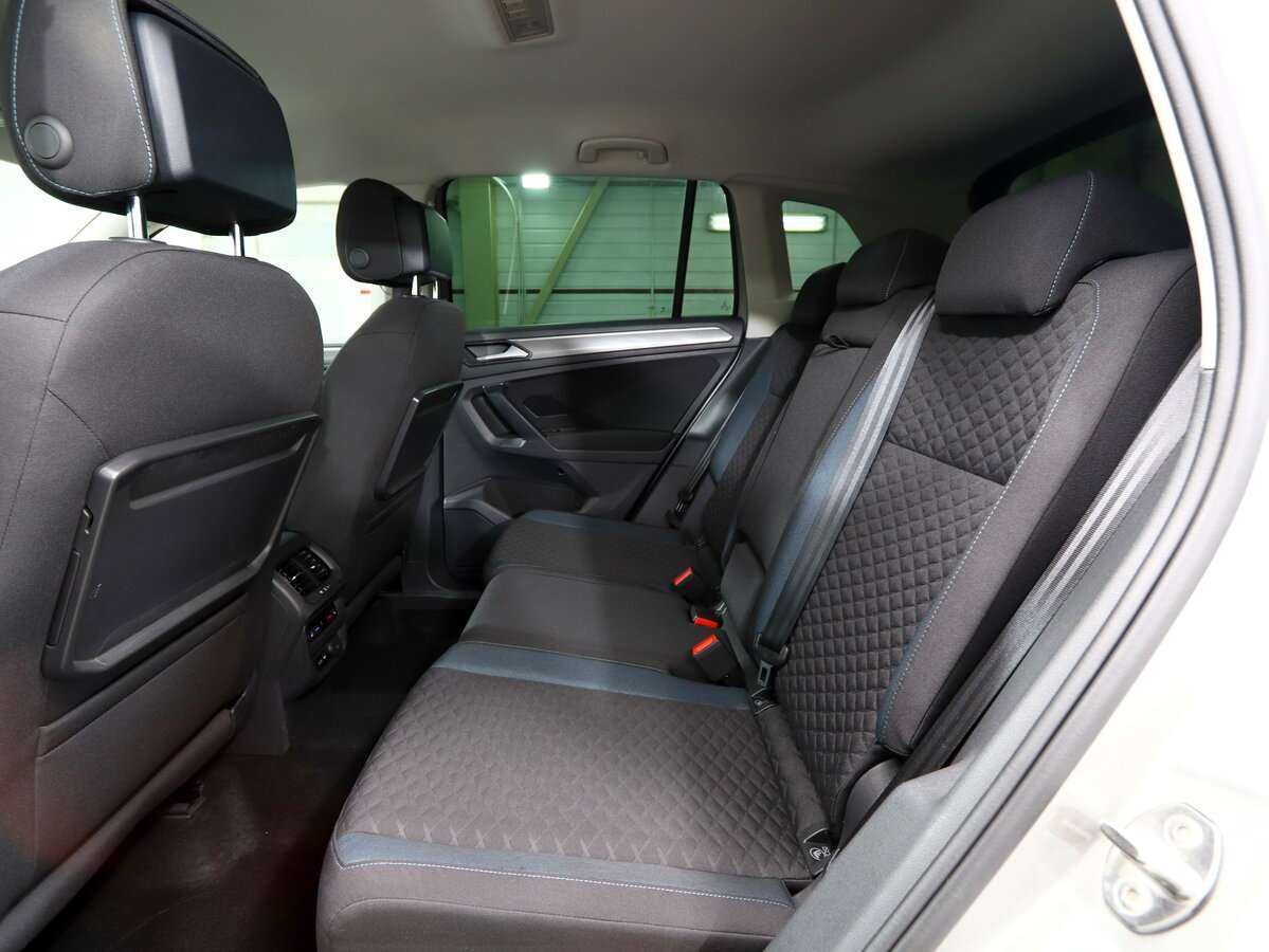 Купить Volkswagen Tiguan с пробегом. Фото: #19