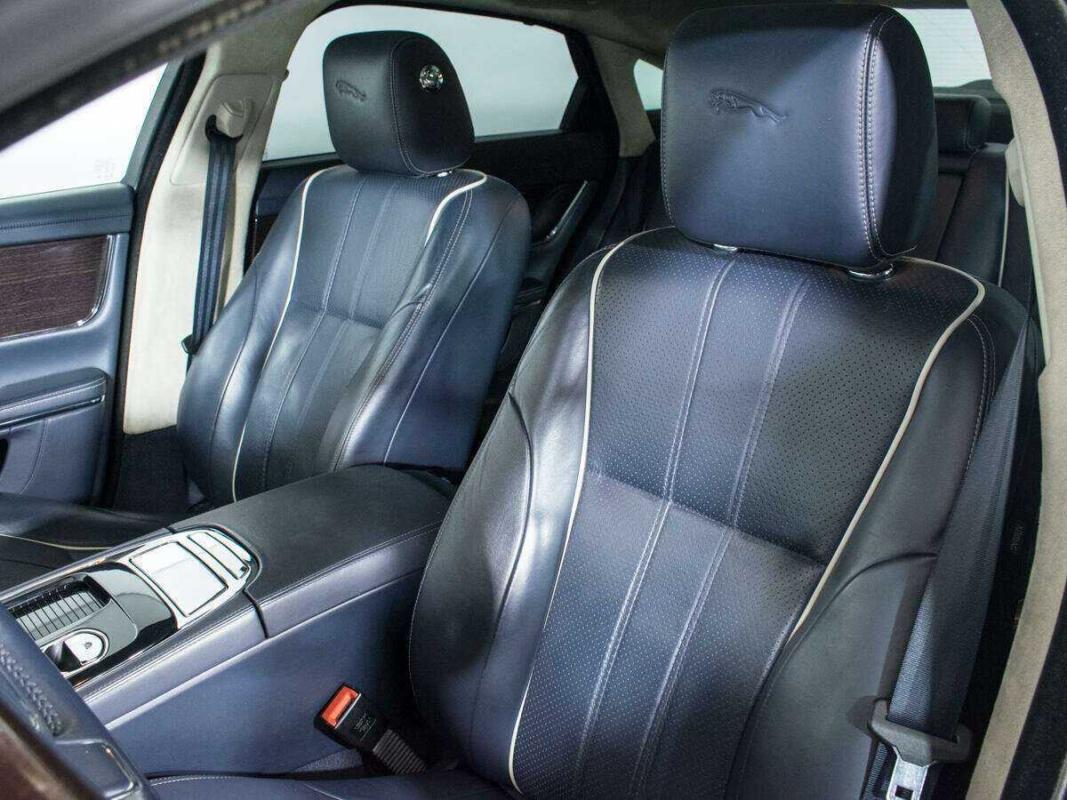 Купить Jaguar XJ с пробегом. Фото: #17