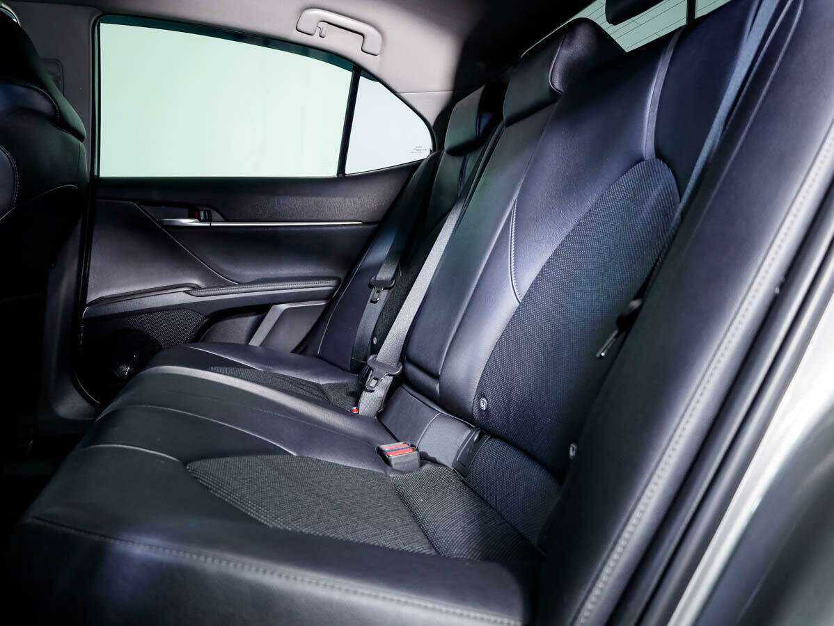 Купить Toyota Camry с пробегом. Фото: #11