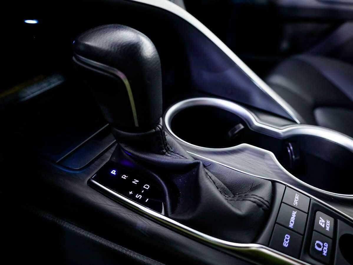 Купить Toyota Camry с пробегом. Фото: #17