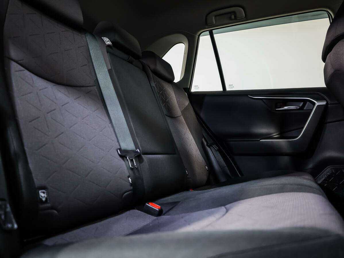 Купить Toyota RAV4 с пробегом. Фото: #10