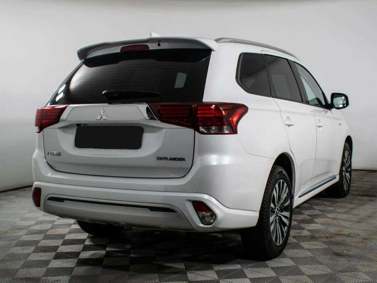 Купить Mitsubishi Outlander с пробегом. Фото: #4