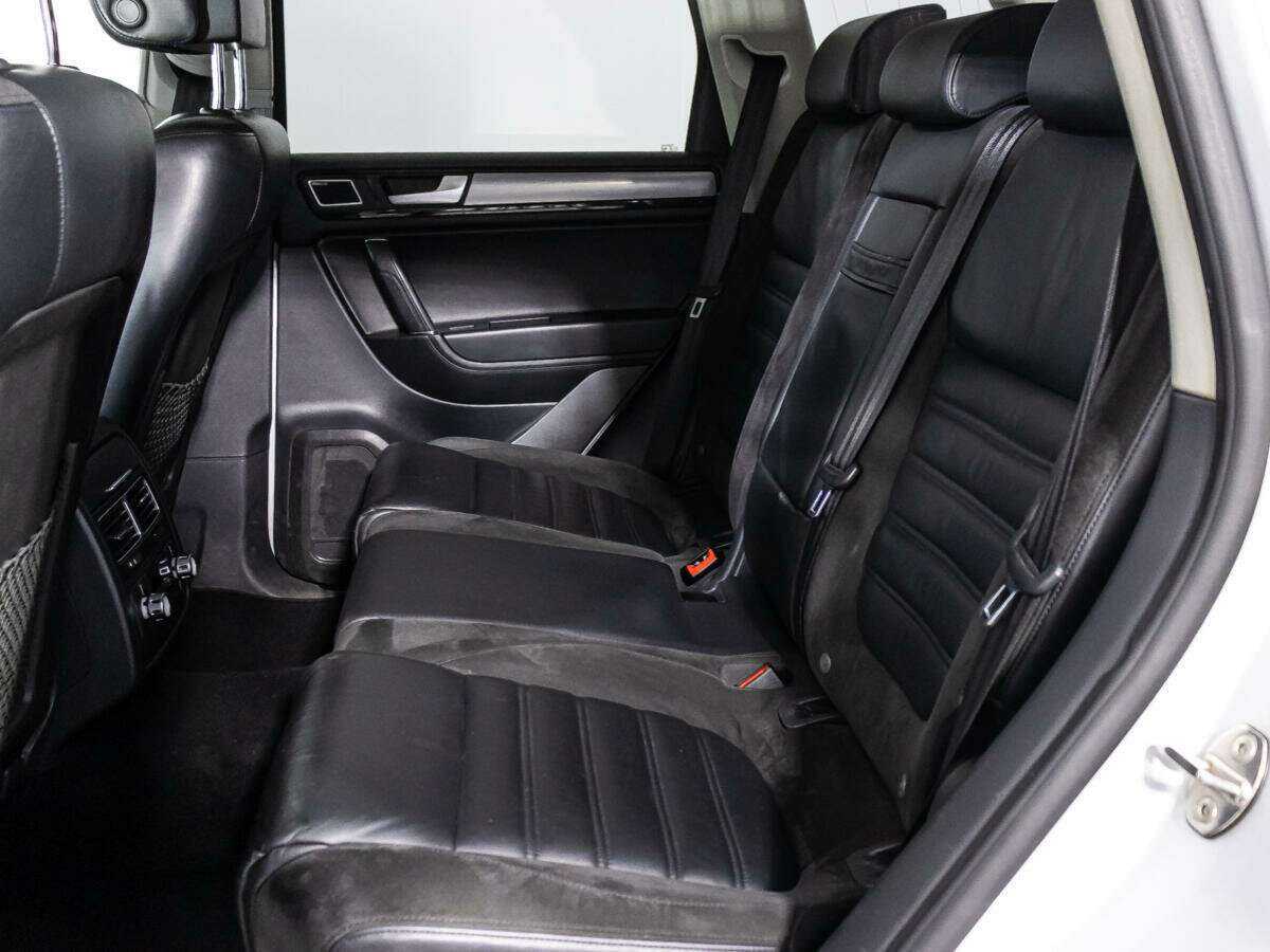 Купить Volkswagen Touareg с пробегом. Фото: #9