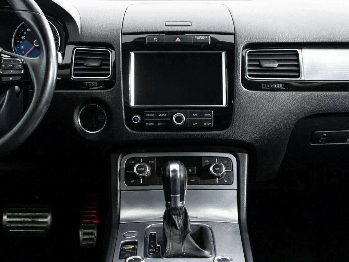 Купить Volkswagen Touareg с пробегом. Фото: #13