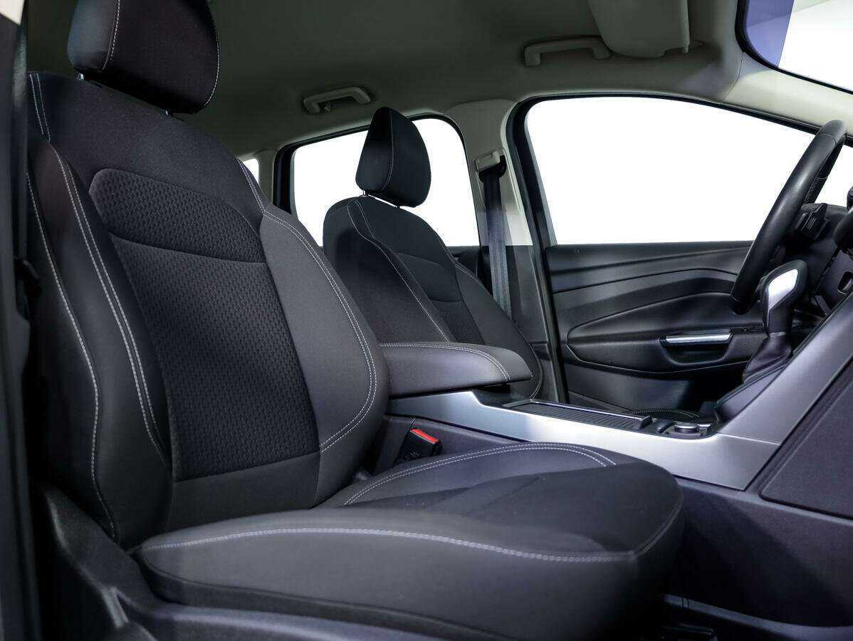 Купить Ford Kuga с пробегом. Фото: #9