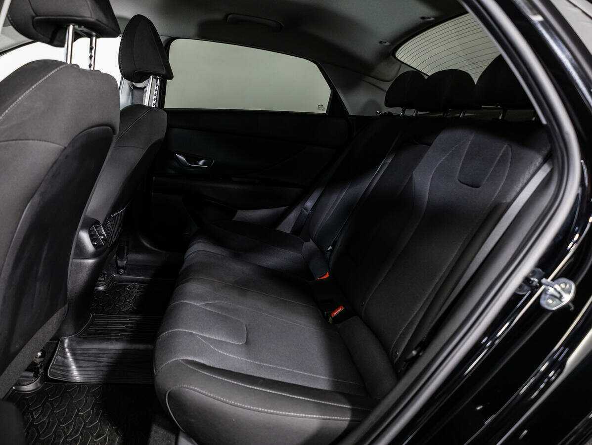 Купить Hyundai Elantra с пробегом. Фото: #9