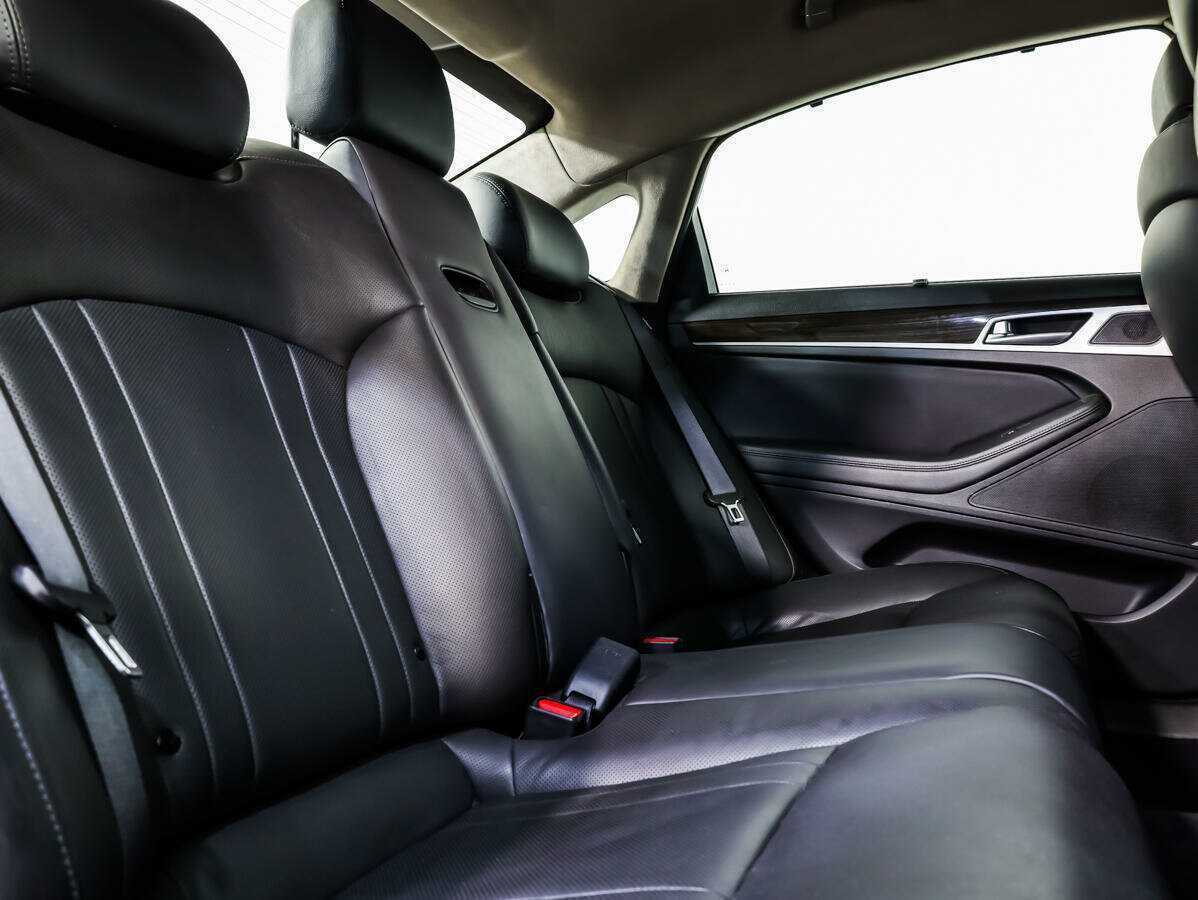 Купить Hyundai Genesis с пробегом. Фото: #12