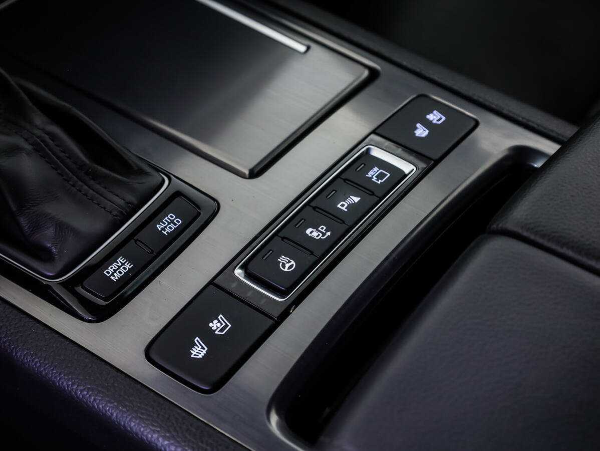 Купить Hyundai Genesis с пробегом. Фото: #16