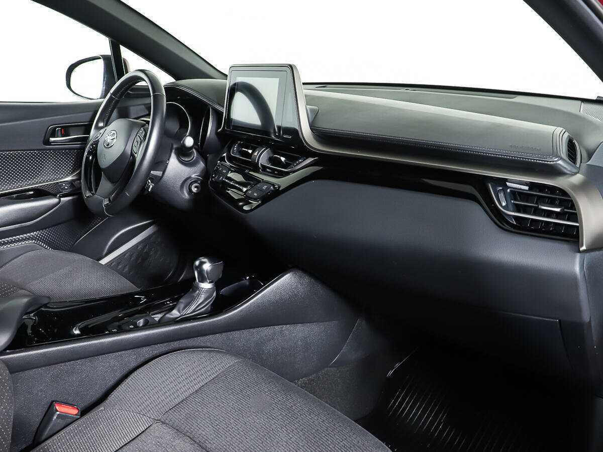 Купить Toyota C-HR с пробегом. Фото: #8
