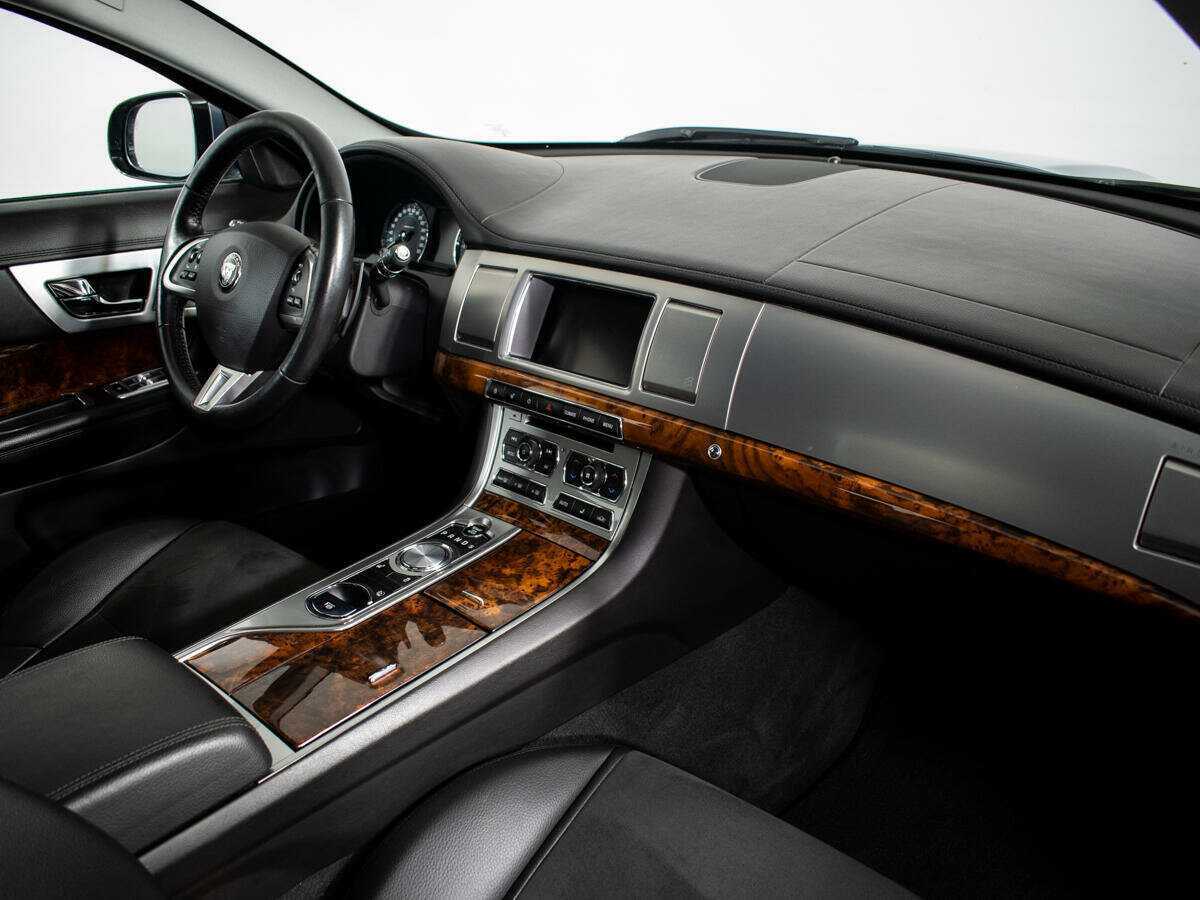 Купить Jaguar XF с пробегом. Фото: #7