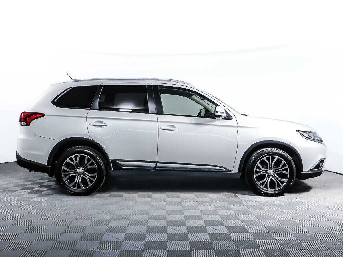 Купить Mitsubishi Outlander с пробегом. Фото: #3