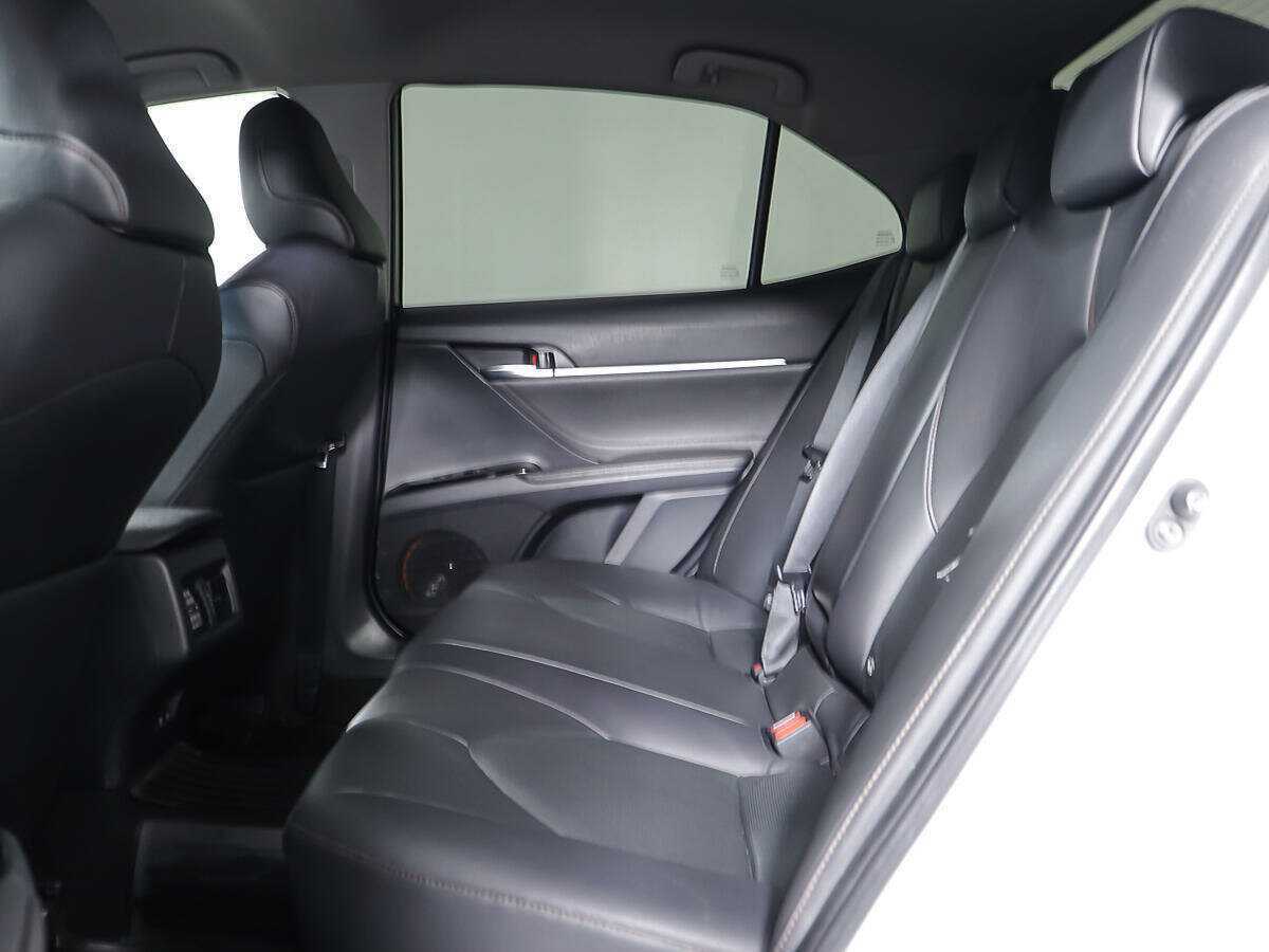 Купить Toyota Camry с пробегом. Фото: #9